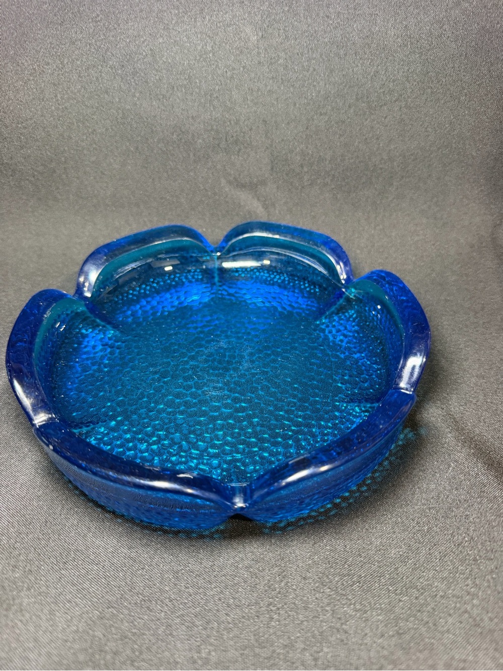 VTG Mid Century Heavy MCM Cobalt/Turquoise Blue Glass 7" Ashtray Pebble Bottom